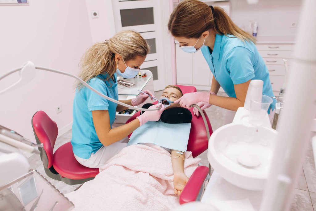 What Makes A Specialist Endodontist JLT Different From A General Dentist